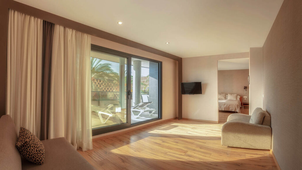 c2694_Junior Suite 2